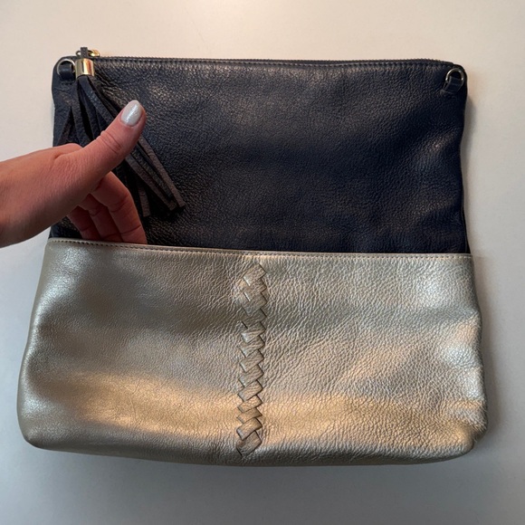 Elegant Black and Gold Clutch - Picture 2 of 10